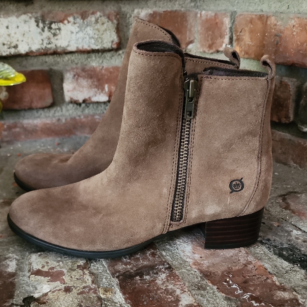 Born Brown Suede Ankle Boots Side Zip Comfort Booties Size 7.5
